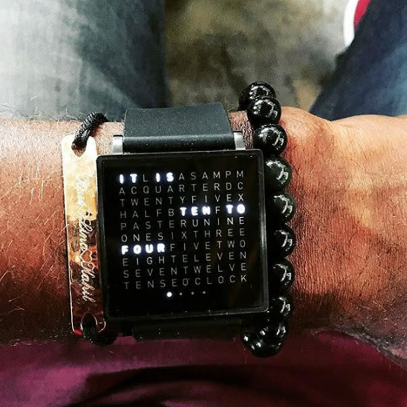 Montre électronique carrée étanche pour hommes avec bracelet en acier