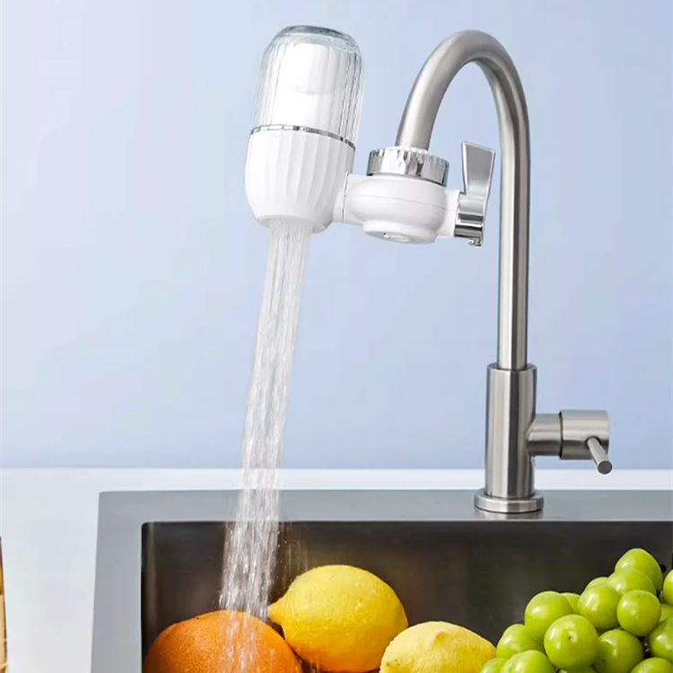 💥Joli cadeau* Purificateur d'eau à robinet à 5 couches de filtration par rayonnement✨