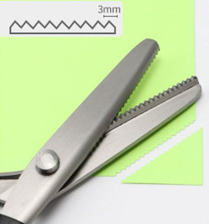 ✂️🛒 -50% ! 🧵Ciseaux Zig-Zag en Acier Inoxydable – Poignée Ergonomique, Anti-Effilochage & Coupe Tissu, Papier & Cuir.