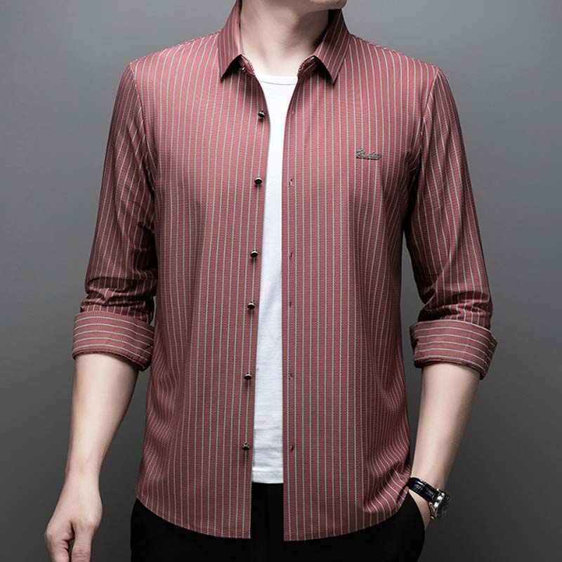 Mode masculine - Chemise classique à col rayé et à manches longues