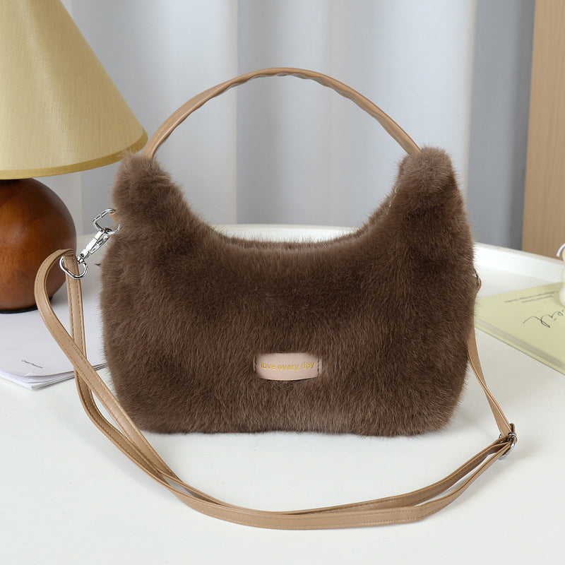 Sac à bandoulière en peluche pour femmes au design minimaliste et chic