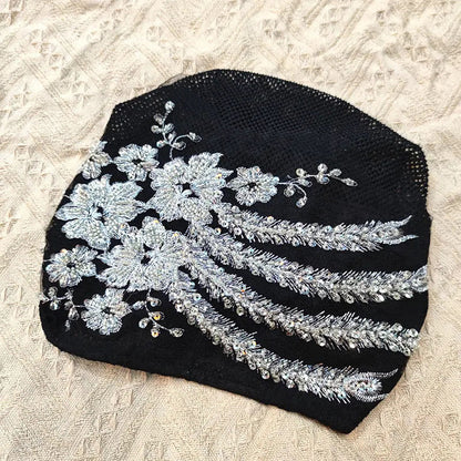 Élégant Bonnet-Foulard en Dentelle avec Décor de Fleurs à Paillettes