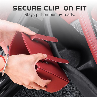 🥳 PROMO EXCEPTIONNELLE 2026 💞 +50 000 exemplaires vendus !  🚗🧺 −50 % sur le porte-gobelet en cuir pour portière auto. ✅ Large ouverture : accès facile aux boissons et au téléphone. 🔒 Fixation par clip, maintien sécurisé. 🛡️ Cuir PU résistant et élégant.