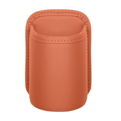 🥳 PROMO EXCEPTIONNELLE 2026 💞 +50 000 exemplaires vendus !  🚗🧺 −50 % sur le porte-gobelet en cuir pour portière auto. ✅ Large ouverture : accès facile aux boissons et au téléphone. 🔒 Fixation par clip, maintien sécurisé. 🛡️ Cuir PU résistant et élégant.