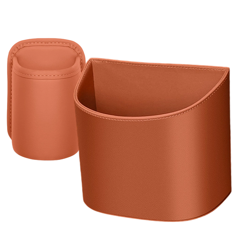 🥳 PROMO EXCEPTIONNELLE 2026 💞 +50 000 exemplaires vendus !  🚗🧺 −50 % sur le porte-gobelet en cuir pour portière auto. ✅ Large ouverture : accès facile aux boissons et au téléphone. 🔒 Fixation par clip, maintien sécurisé. 🛡️ Cuir PU résistant et élégant.