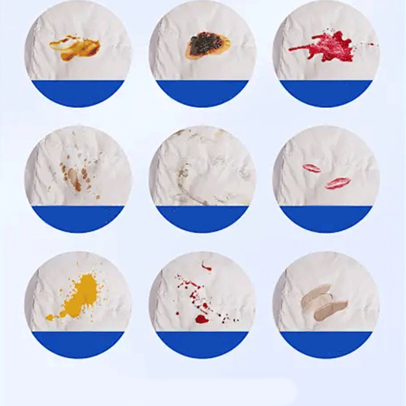 ✨Achetez-en 2, obtenez-en 1 gratuit🧴Détachant sans eau pour vestes en duvet avec brosse