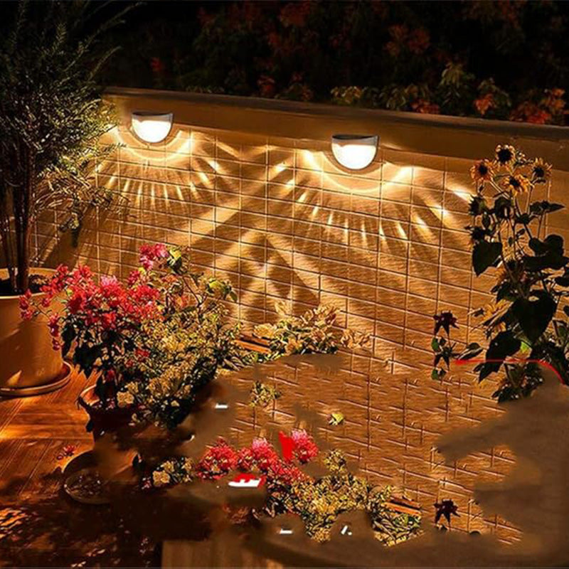 Luminaires solaires décoratifs et étanches pour clôtures, destinés à un usage extérieur