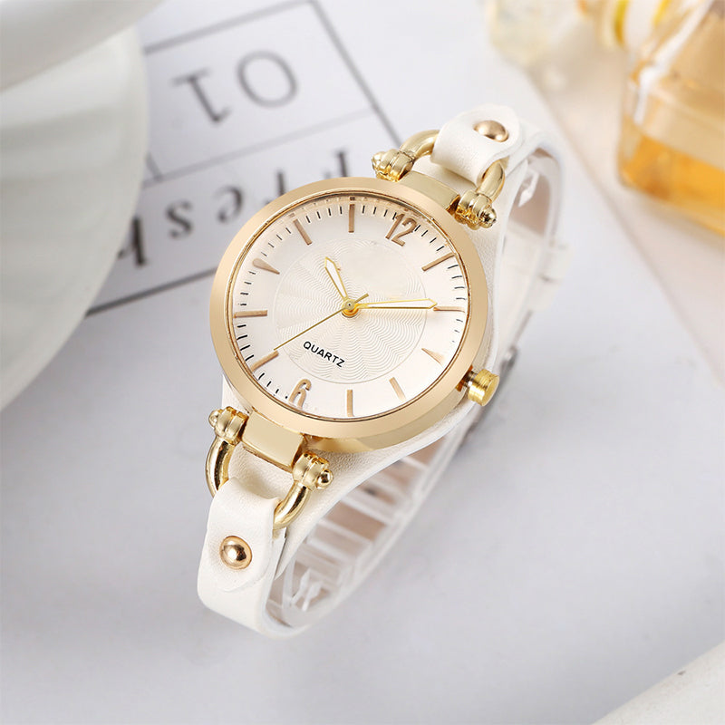 ⌚ 50 % DE RÉDUCTION POUR UNE DURÉE LIMITÉE ! ✨ Montre élégante à bracelet fin – Cadran épuré, bracelet en cuir, mouvement à quartz 💎