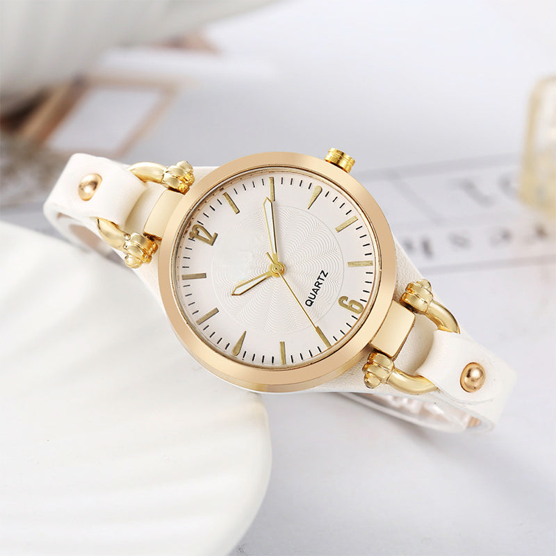 ⌚ 50 % DE RÉDUCTION POUR UNE DURÉE LIMITÉE ! ✨ Montre élégante à bracelet fin – Cadran épuré, bracelet en cuir, mouvement à quartz 💎