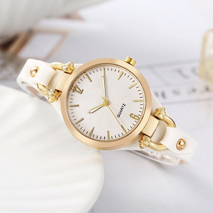 ⌚ 50 % DE RÉDUCTION POUR UNE DURÉE LIMITÉE ! ✨ Montre élégante à bracelet fin – Cadran épuré, bracelet en cuir, mouvement à quartz 💎