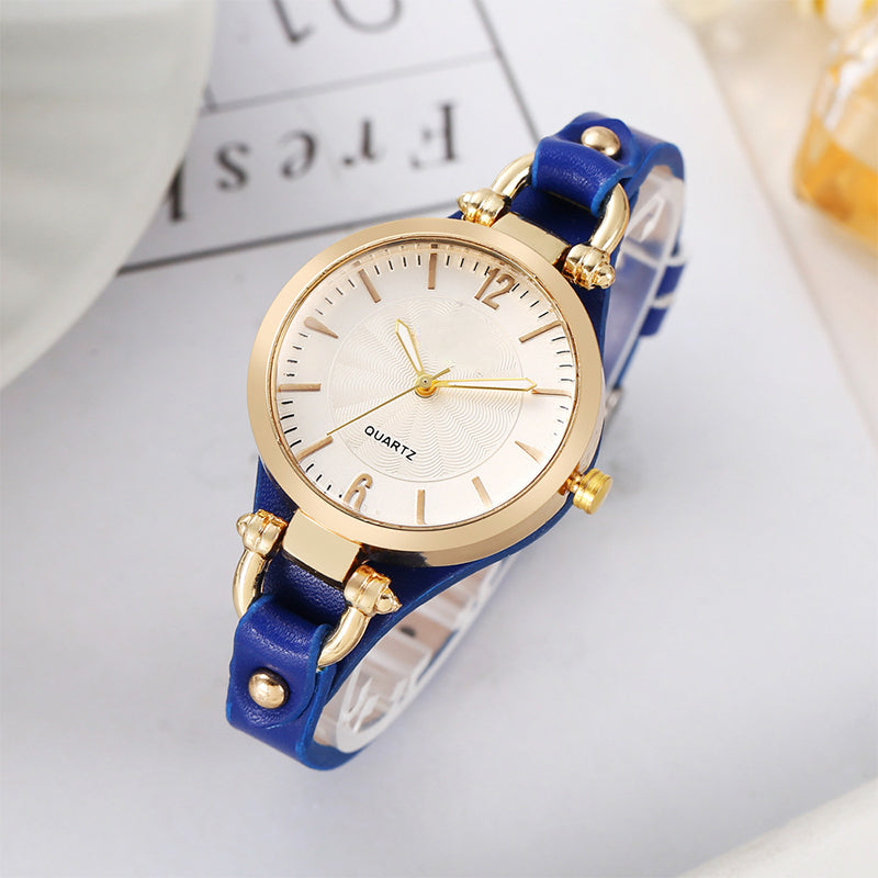 ⌚ 50 % DE RÉDUCTION POUR UNE DURÉE LIMITÉE ! ✨ Montre élégante à bracelet fin – Cadran épuré, bracelet en cuir, mouvement à quartz 💎