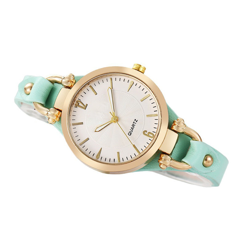⌚ 50 % DE RÉDUCTION POUR UNE DURÉE LIMITÉE ! ✨ Montre élégante à bracelet fin – Cadran épuré, bracelet en cuir, mouvement à quartz 💎