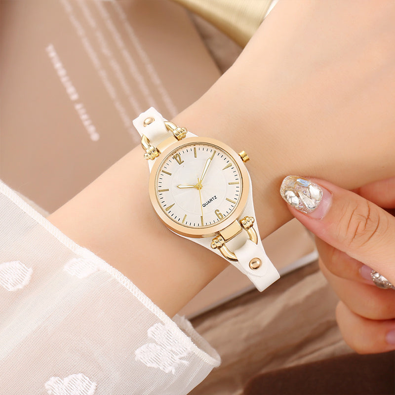 ⌚ 50 % DE RÉDUCTION POUR UNE DURÉE LIMITÉE ! ✨ Montre élégante à bracelet fin – Cadran épuré, bracelet en cuir, mouvement à quartz 💎
