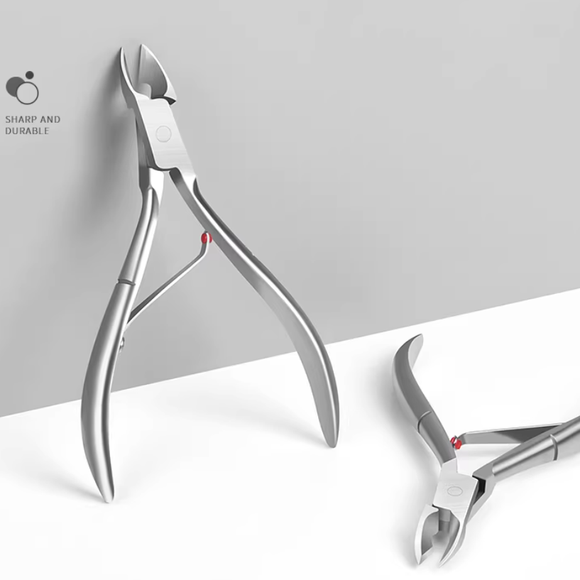 Coupe-ongles diagonaux spécialisés pour paronychie