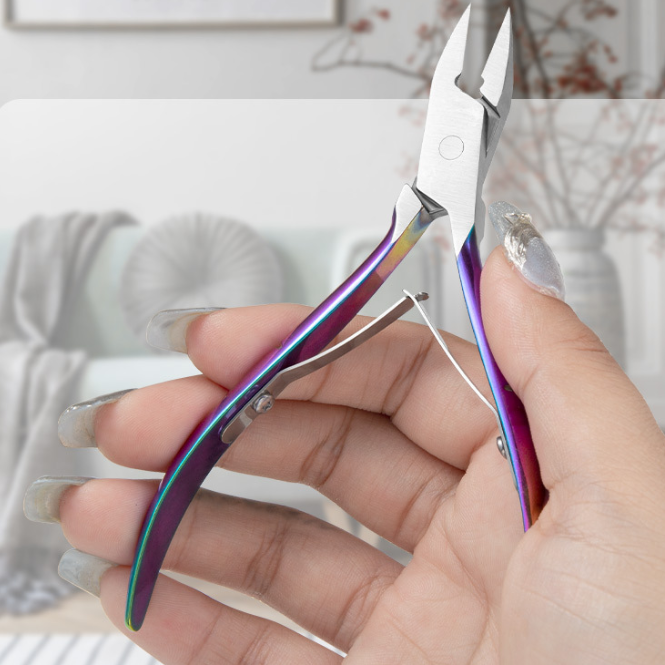 Coupe-ongles diagonaux spécialisés pour paronychie