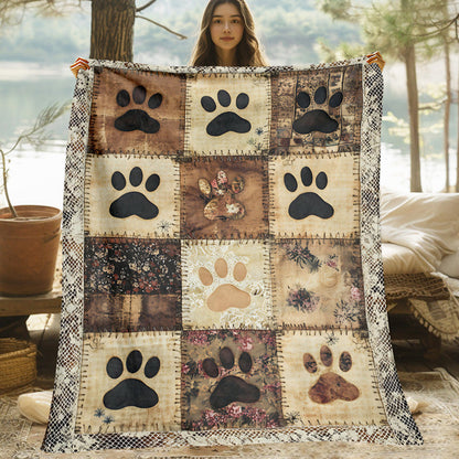 🐾 Couverture douce en flanelle avec empreintes de pattes | Chaude et douillette, mais légère 🤗 | Imprimé vif et durable ✨ | 2 couleurs et 7 tailles, de 70 × 100 à 160 × 220 cm 📏 | Parfaite pour le canapé, le lit et les voyages 🛋️